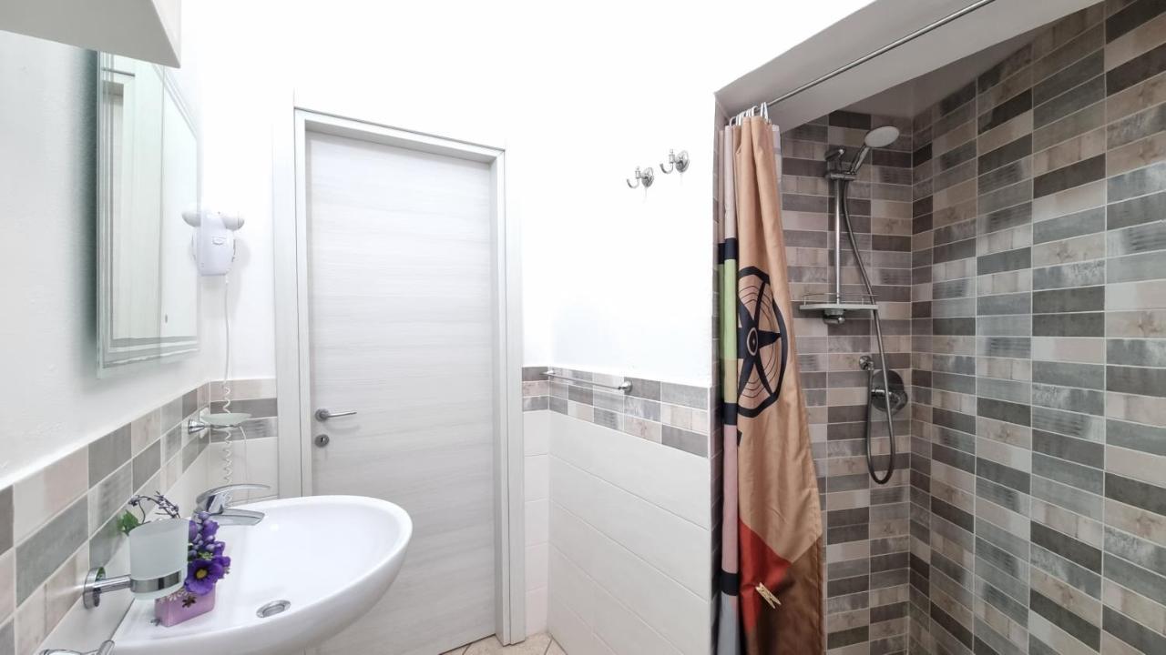 Casa Iris Apartment Capoliveri  Bagian luar foto